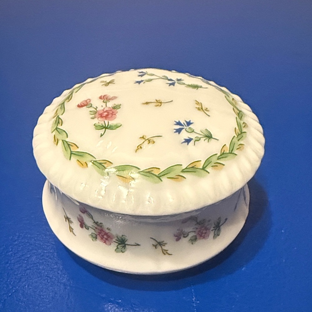 Poe Bernardaud Limoges Round Porcelain Box "Poe"